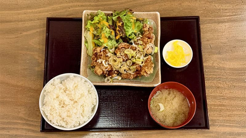 社員食堂の定食