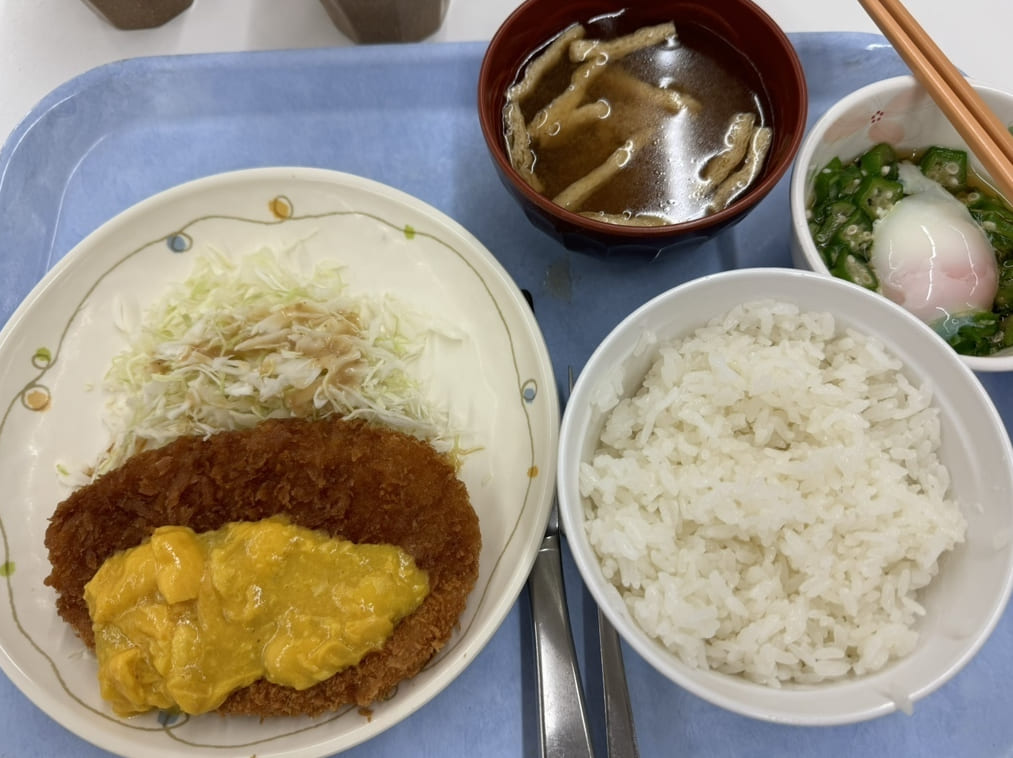 良心館食堂の学食