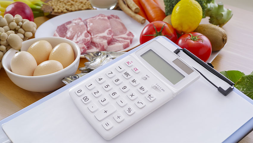 食品と電卓